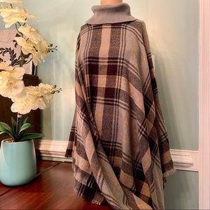 Ellie and Kate Poncho Sweater Turtleneck NWT